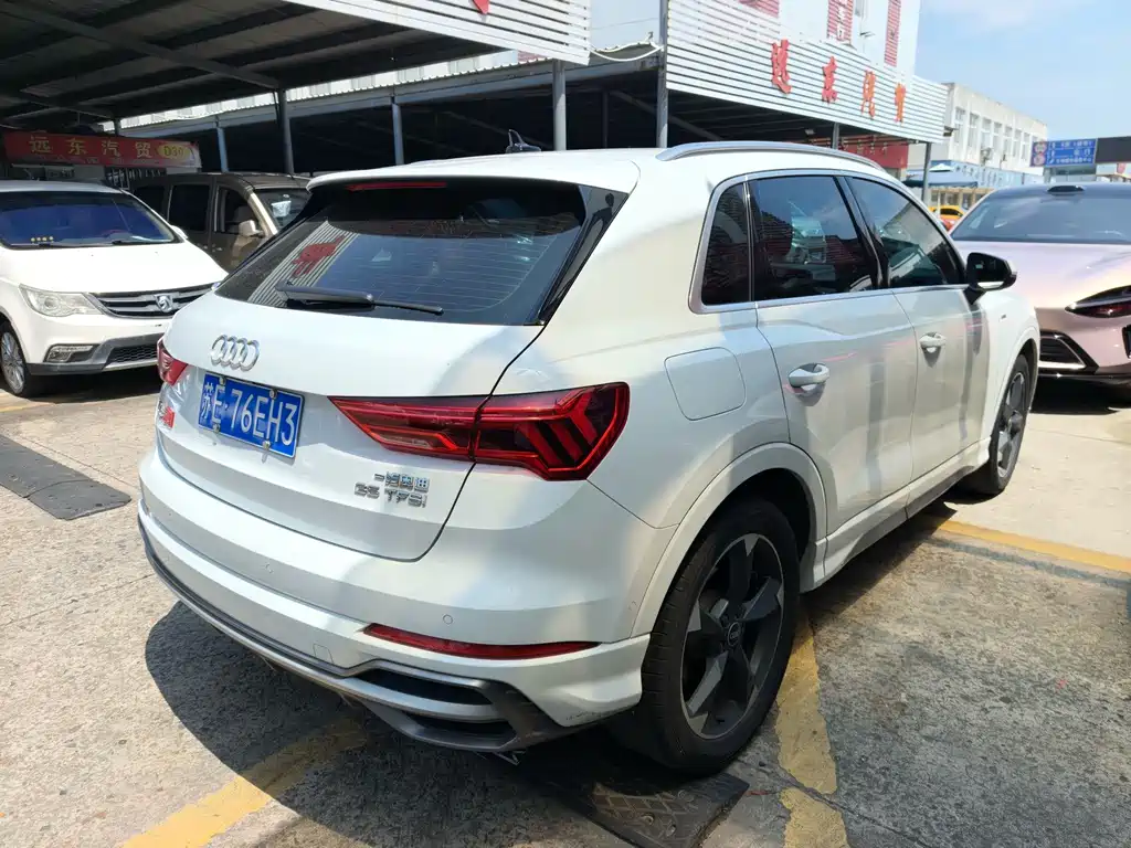 Audi Q3 2022 35 TFSI aggressive and dynamic купить на сайте DeffCars