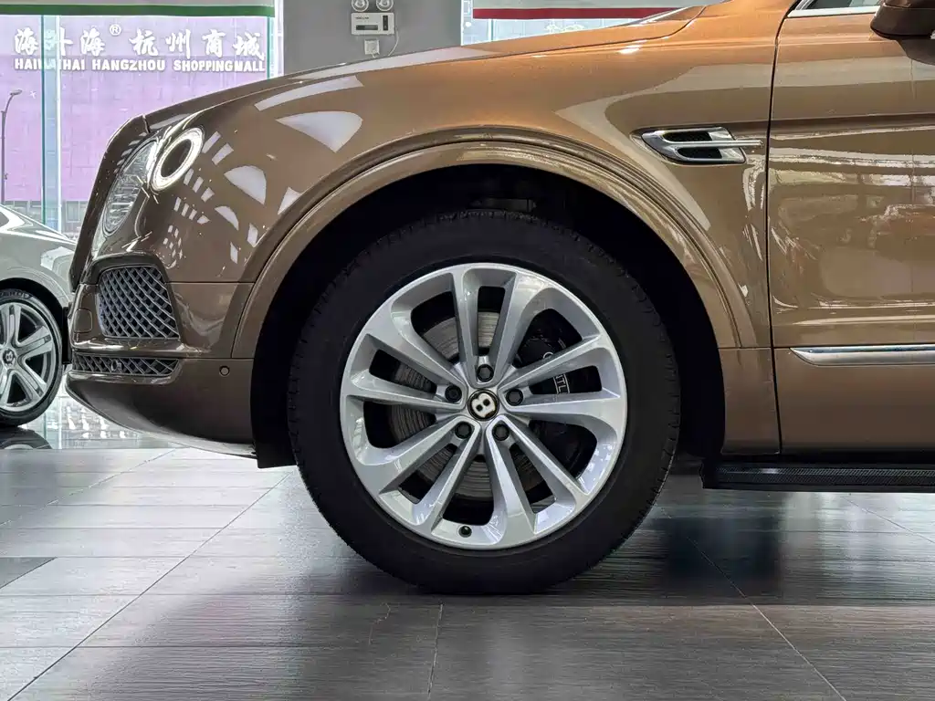 Bentayga 2018 4.0T V8 купить на сайте DeffCars