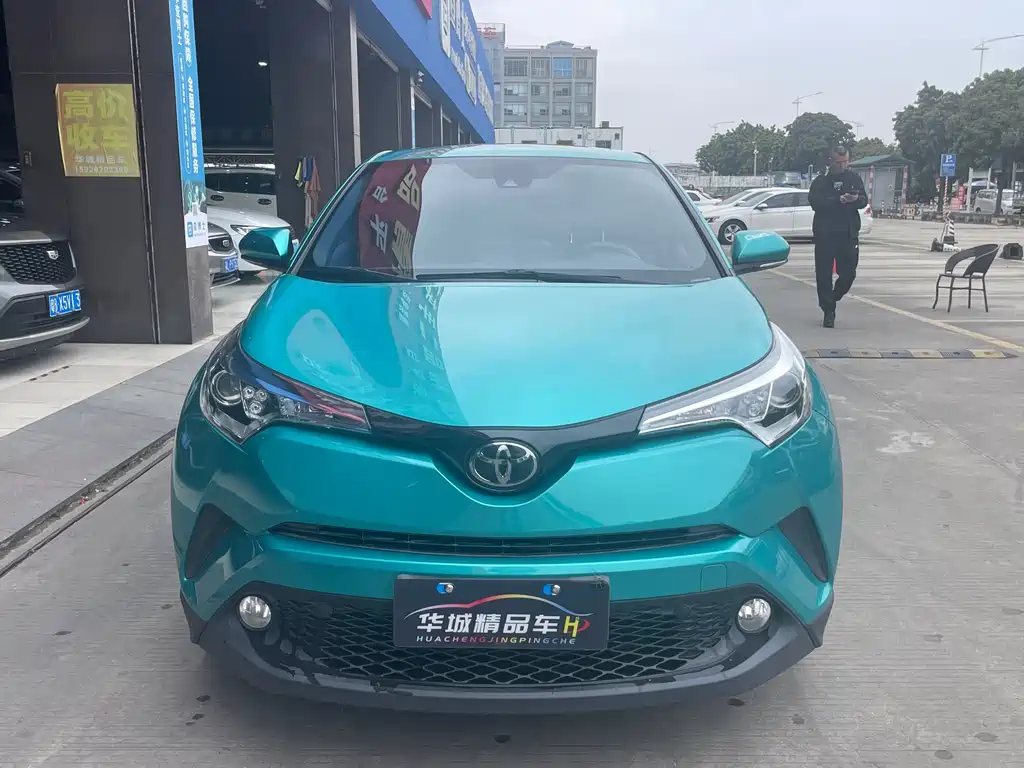Toyota C-HR 2020 2.0L Leading Edition купить на сайте DeffCars