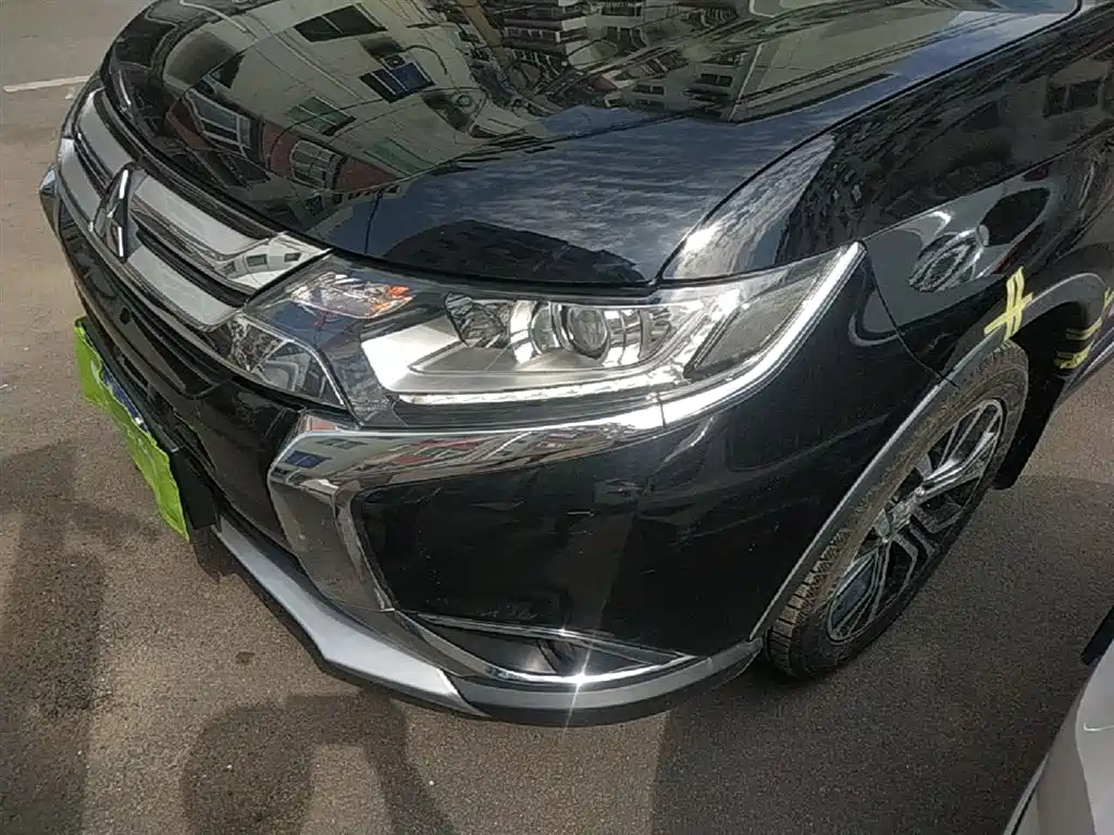 Outlander 2018 2.0L 2WD Honor Edition 5 seats купить на сайте DeffCars