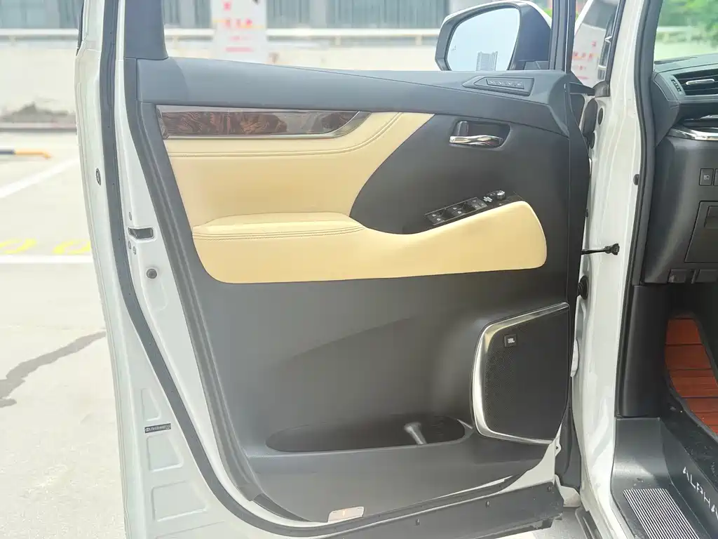 Alphard 2019 Twin 2.5L Deluxe Edition купить на сайте DeffCars