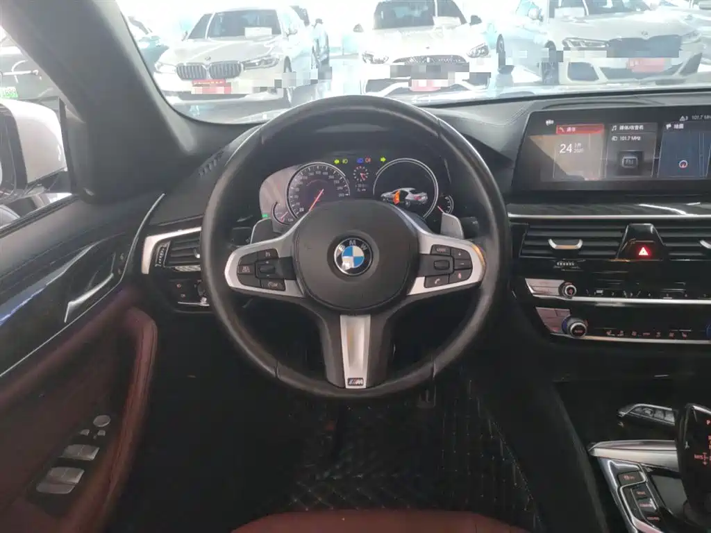 BMW 5 Series 2018 facelift 530Li leading M sports package купить на сайте DeffCars