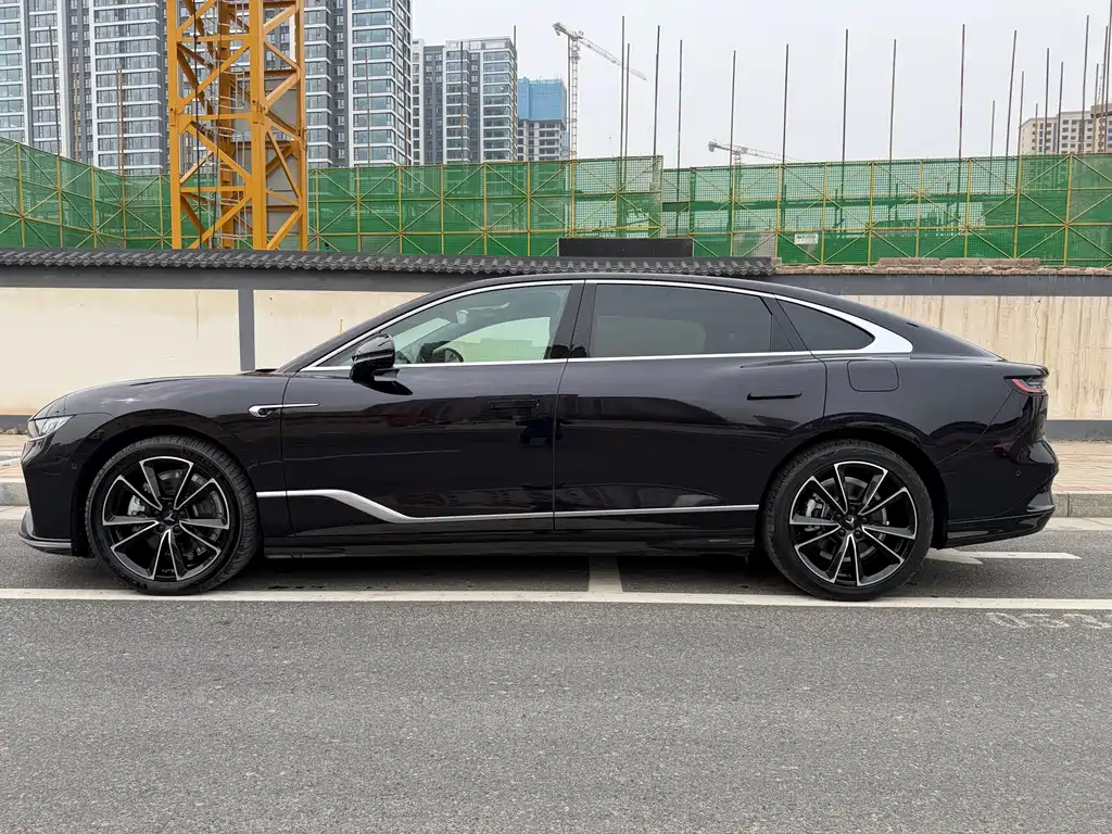 Lantu Chasing Light 2024 PHEV four-wheel drive ultra-long range flagship version купить на сайте DeffCars