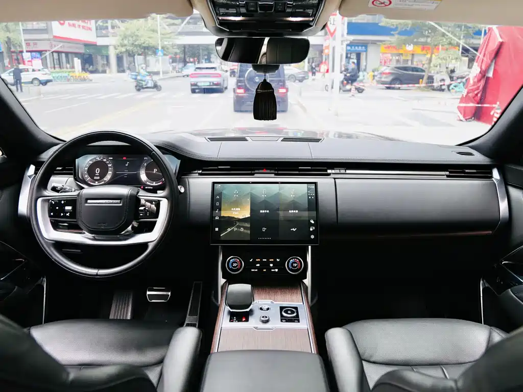 Range Rover 2023 3.0 L6 400PS Extended Edition купить на сайте DeffCars