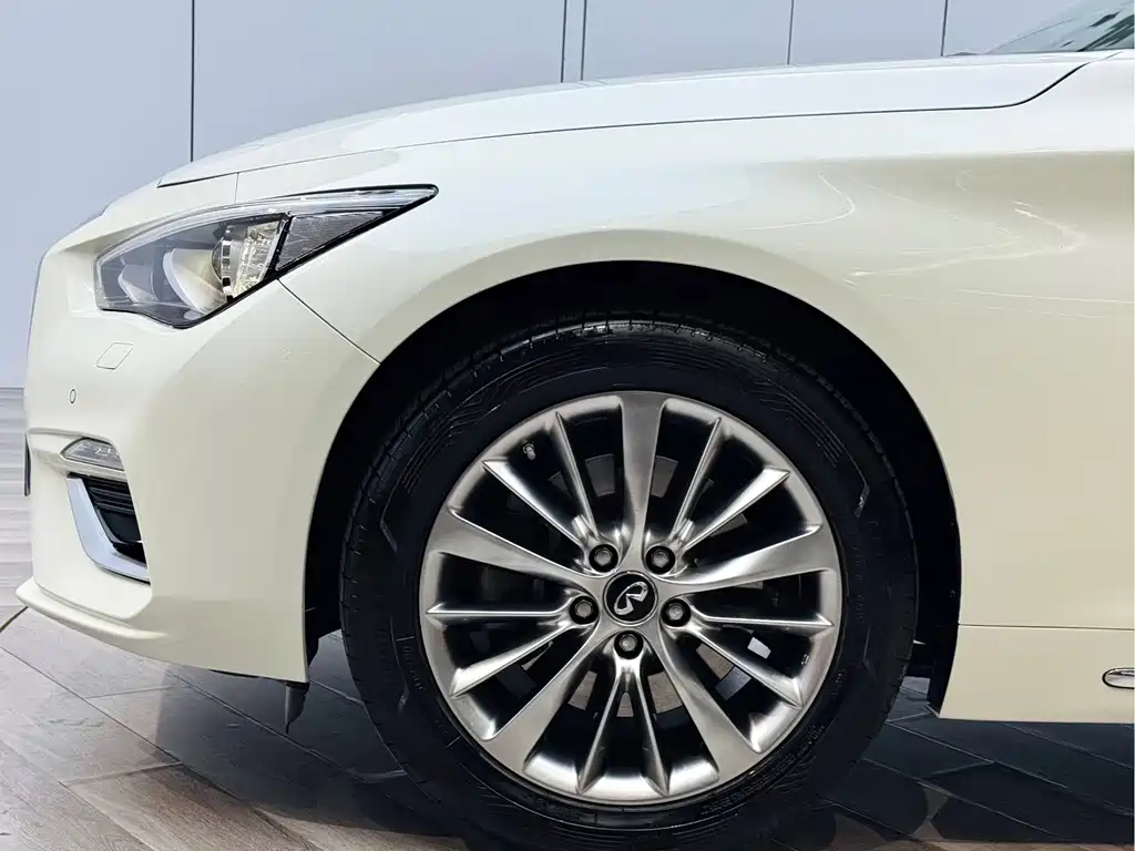 Infiniti Q50L 2018 2.0T Premium Edition National VI купить на сайте DeffCars
