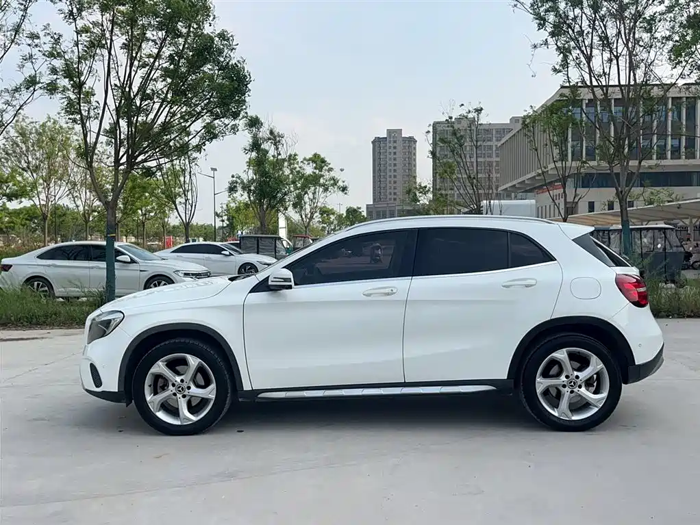 Mercedes-Benz GLA 2018 GLA 200 Dynamic купить на сайте DeffCars