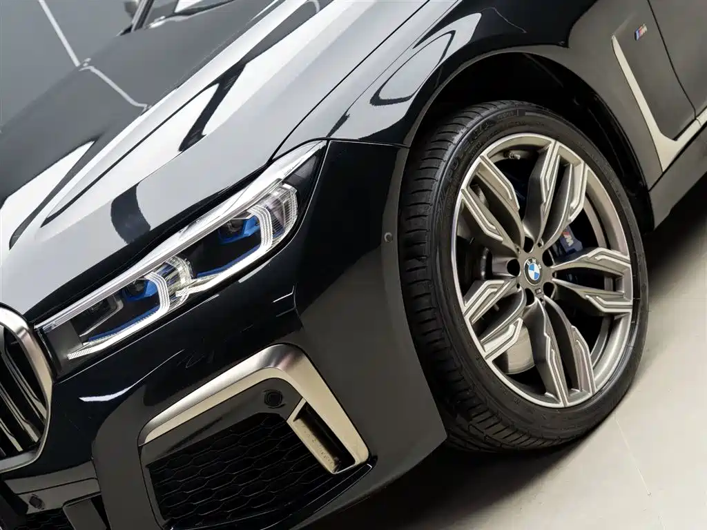 BMW 7 Series 2019 facelift M760Li xDrive V12 Sports Package купить на сайте DeffCars