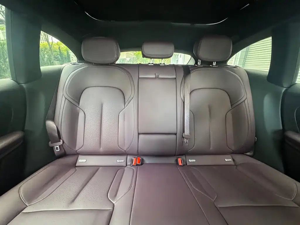 NIO ET5T 2024 model 75kWh Touring купить на сайте DeffCars
