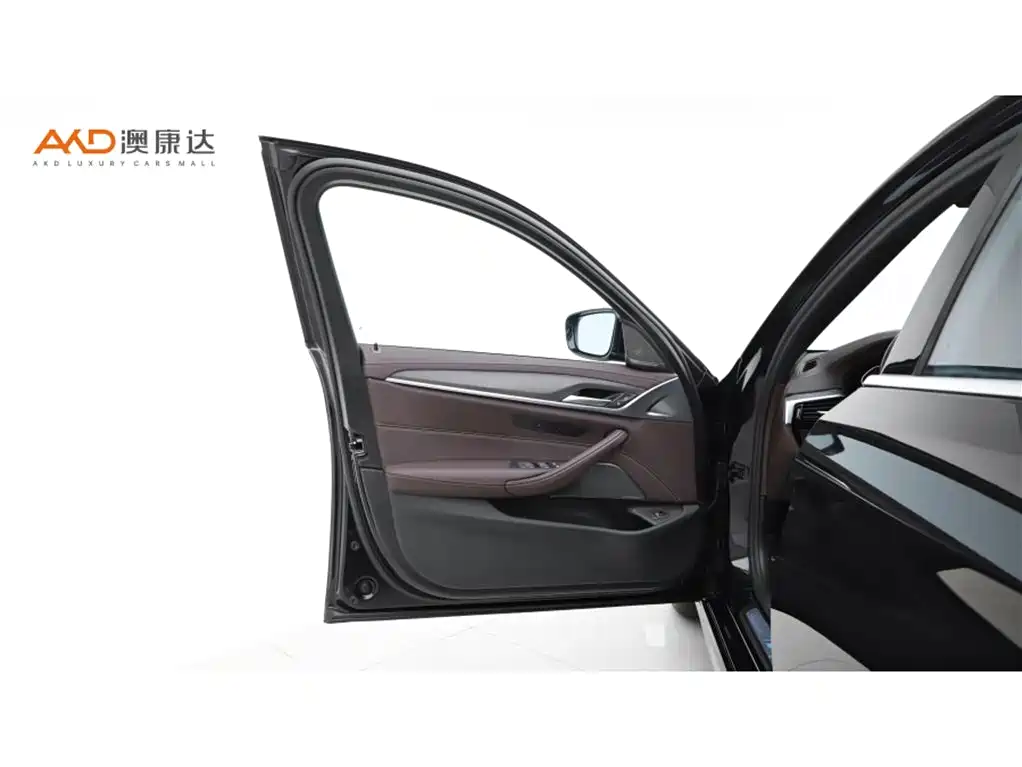 BMW 530Li/2.0T/23 models/leading M sports package купить на сайте DeffCars