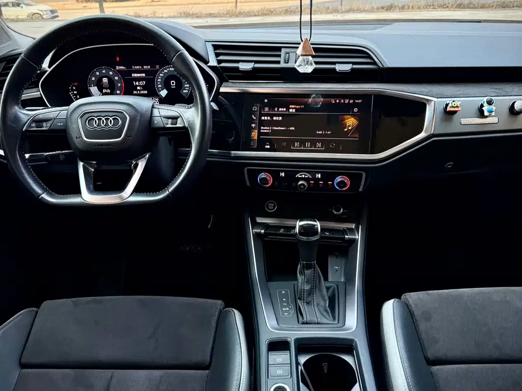 Audi Q3 2022 35 TFSI Fashionable and Dynamic купить на сайте DeffCars