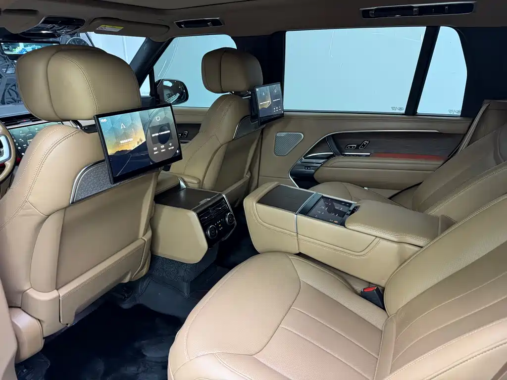 Range Rover 2023 3.0 L6 400PS Model Extended Edition купить на сайте DeffCars