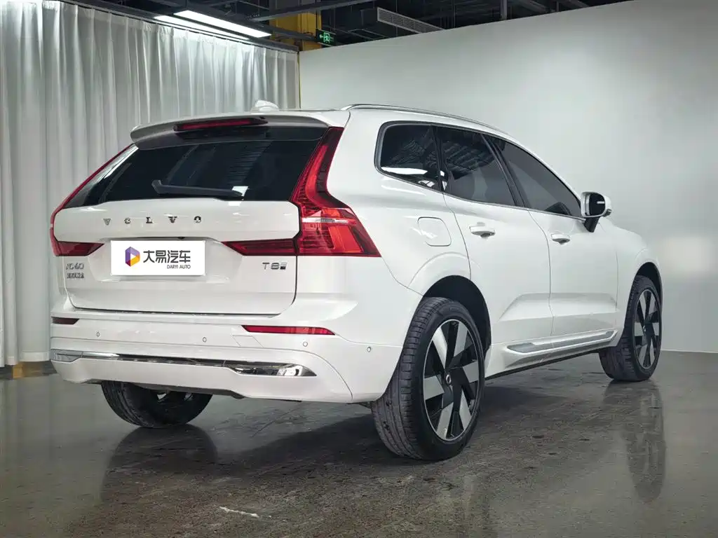 Volvo XC60 plug-in hybrid 2025 plug-in hybrid long-range four-wheel drive Zhiyuan luxury version купить на сайте DeffCars