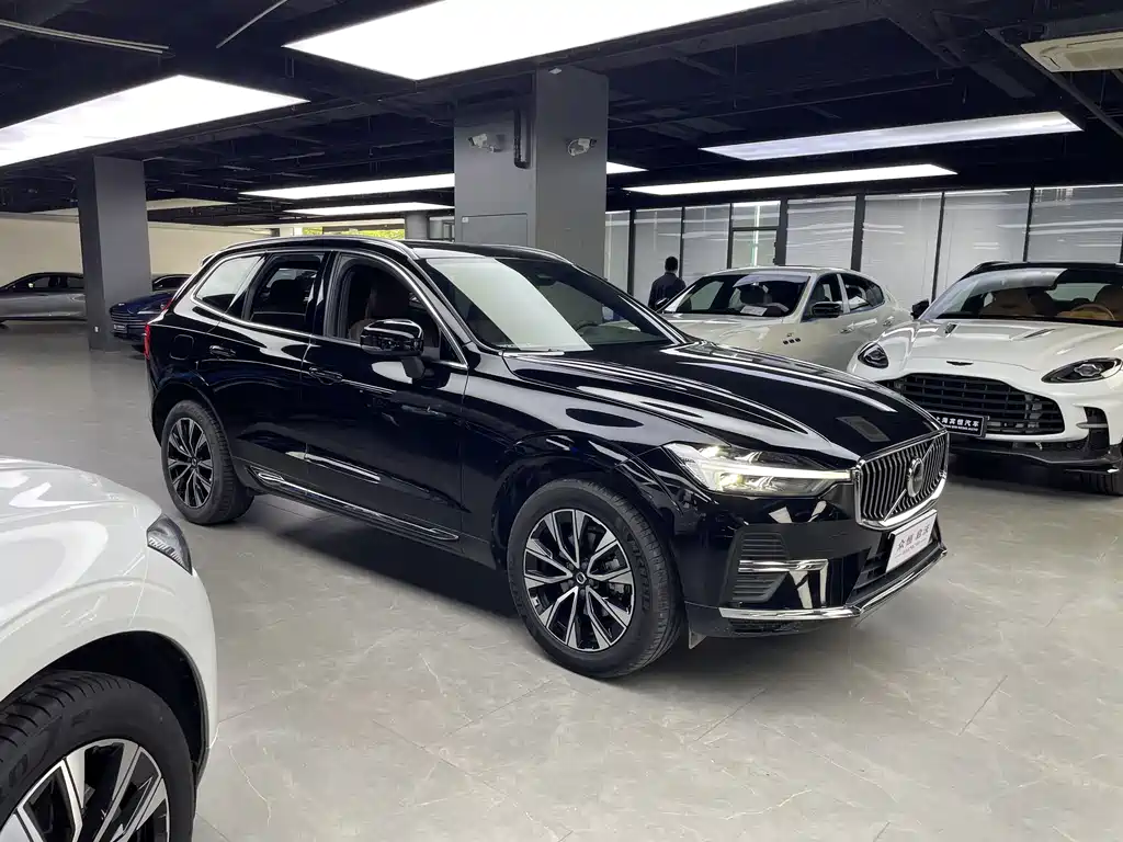 Volvo XC60 2023 B5 four-wheel drive Zhiyuan Deluxe Edition купить на сайте DeffCars