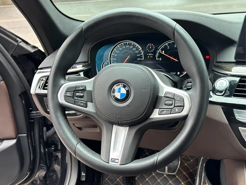 BMW 5 Series 2018 525Li M Sports Package купить на сайте DeffCars