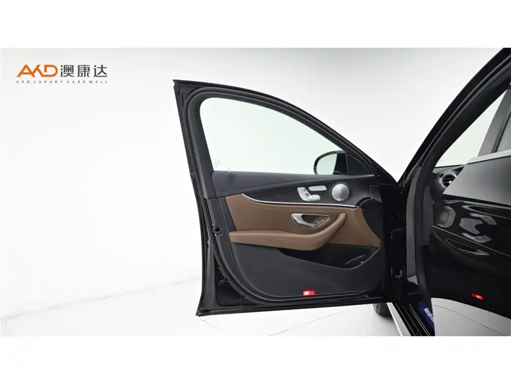 Mercedes-Benz E300L/2.0T/23 models/Sports luxury model купить на сайте DeffCars