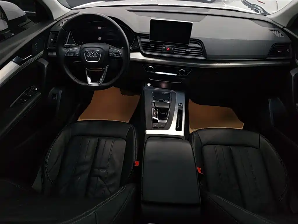 Audi Q5L 2020 facelift 40 TFSI enjoys fashionable style купить на сайте DeffCars