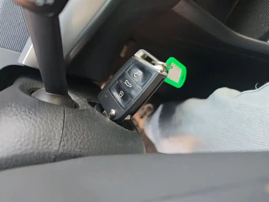 Lavida 2023 1.5L automatic Deyi version купить на сайте DeffCars