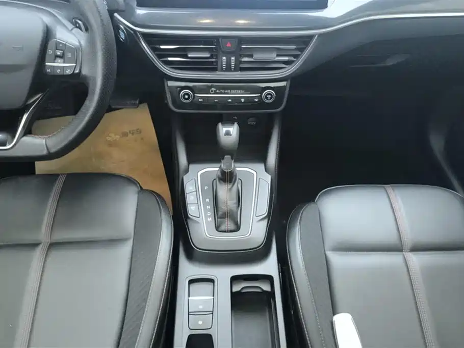 Focus 2022 Sedan EcoBoost 180 Automatic ST Line купить на сайте DeffCars