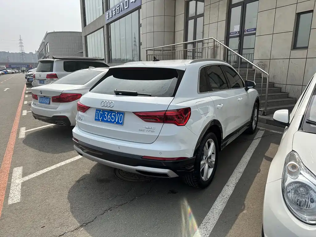 Audi Q3 2022 35 TFSI Fashionable and Dynamic купить на сайте DeffCars