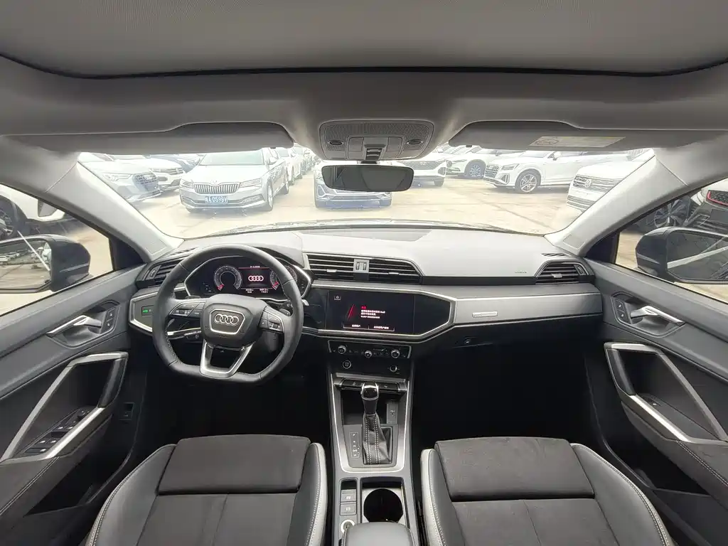Audi Q3 2022 35 TFSI Fashionable and Dynamic купить на сайте DeffCars