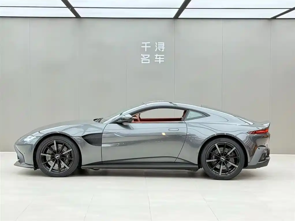V8 Vantage 2018 4.0T V8 Coupe купить на сайте DeffCars
