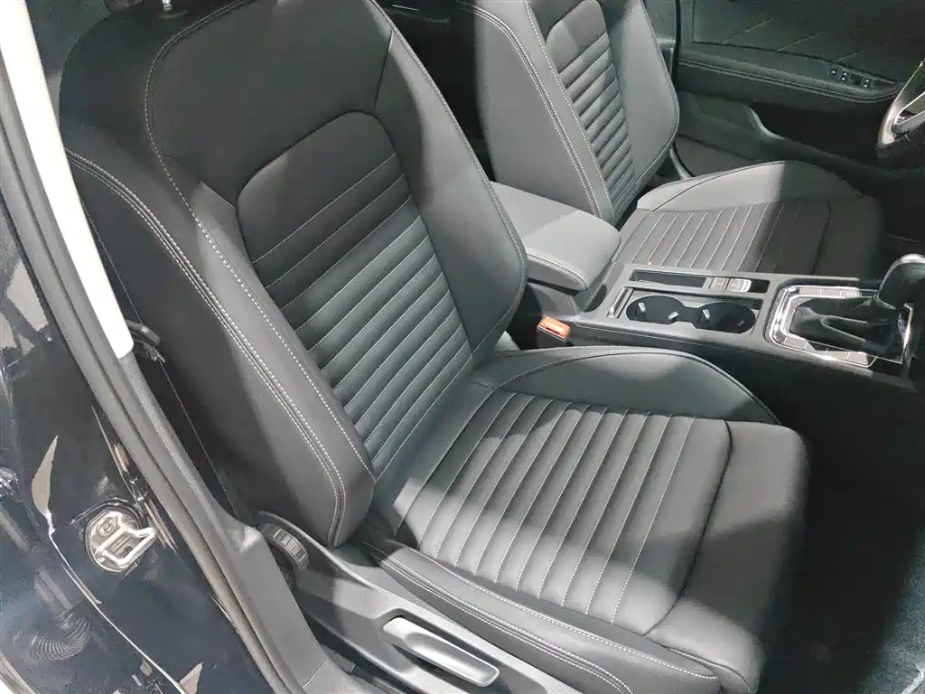 Magotan 2023 2 million commemorative edition 280TSI DSG comfort model купить на сайте DeffCars