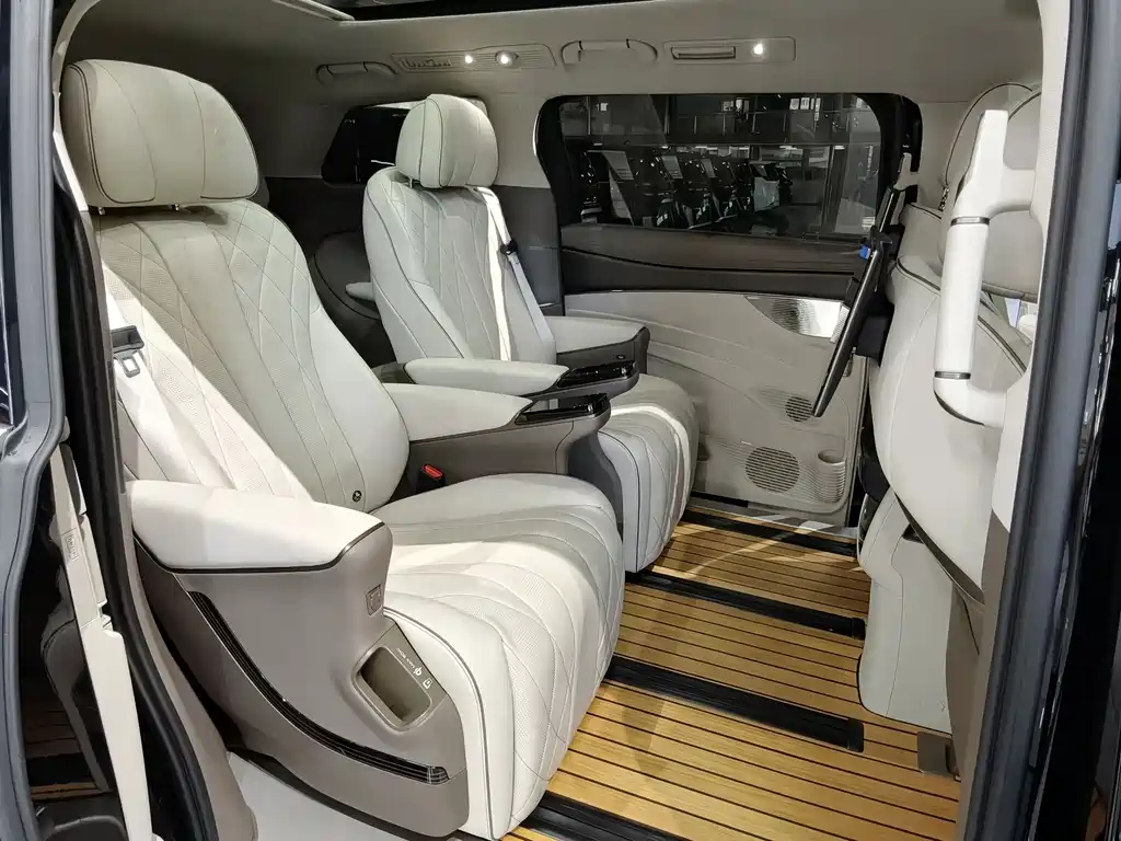 Denza D9 2022 DM-i 970 four-wheel drive premium model купить на сайте DeffCars