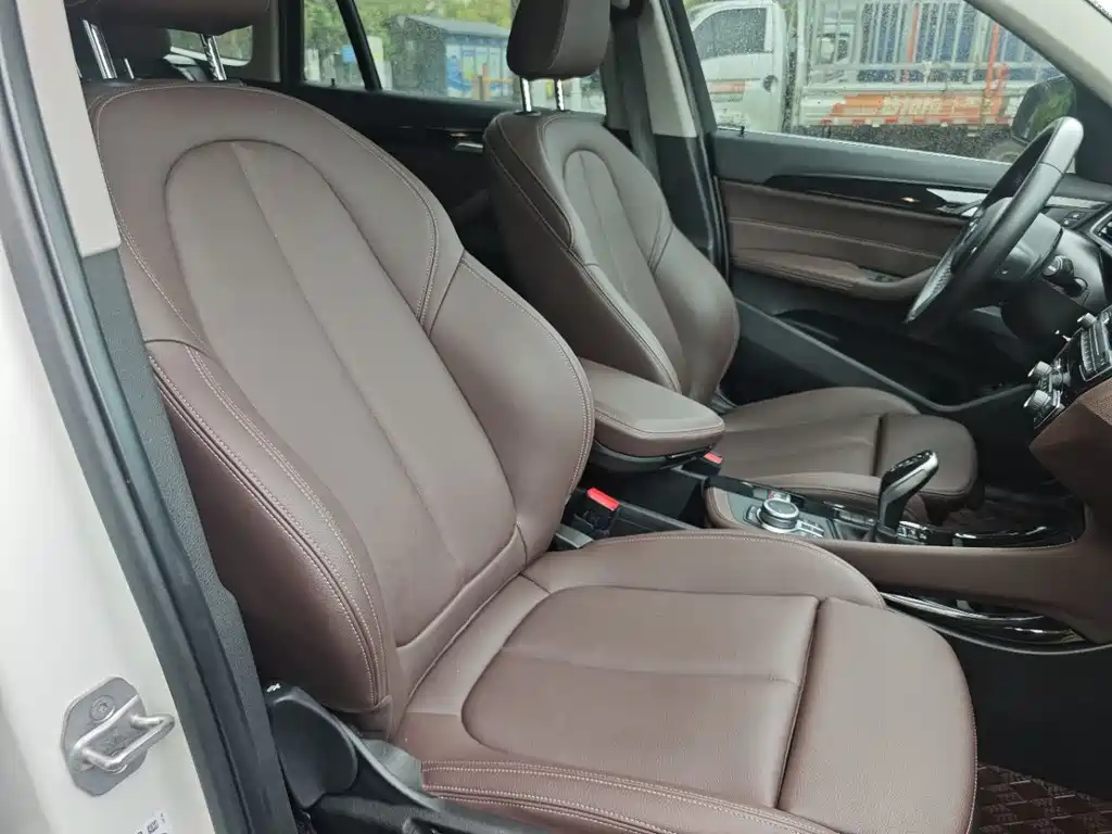 BMW X1 2022 sDrive20Li Exclusive Model купить на сайте DeffCars