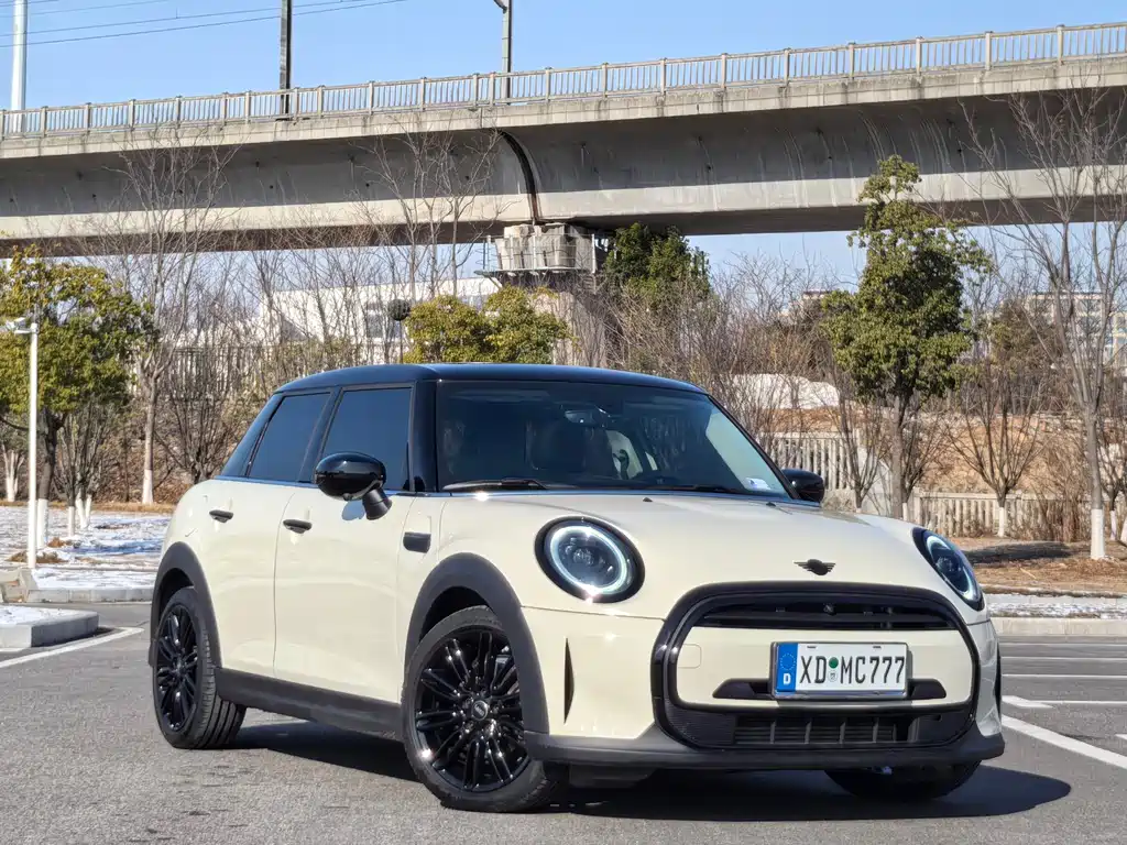 MINI 2022 1.5T COOPER Artist Five-Door Edition купить на сайте DeffCars