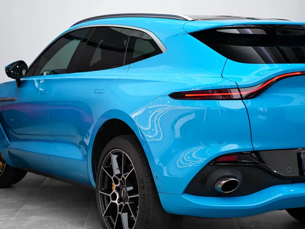 Aston Martin DBX 2021 4.0T V8 Return to Nature купить на сайте DeffCars