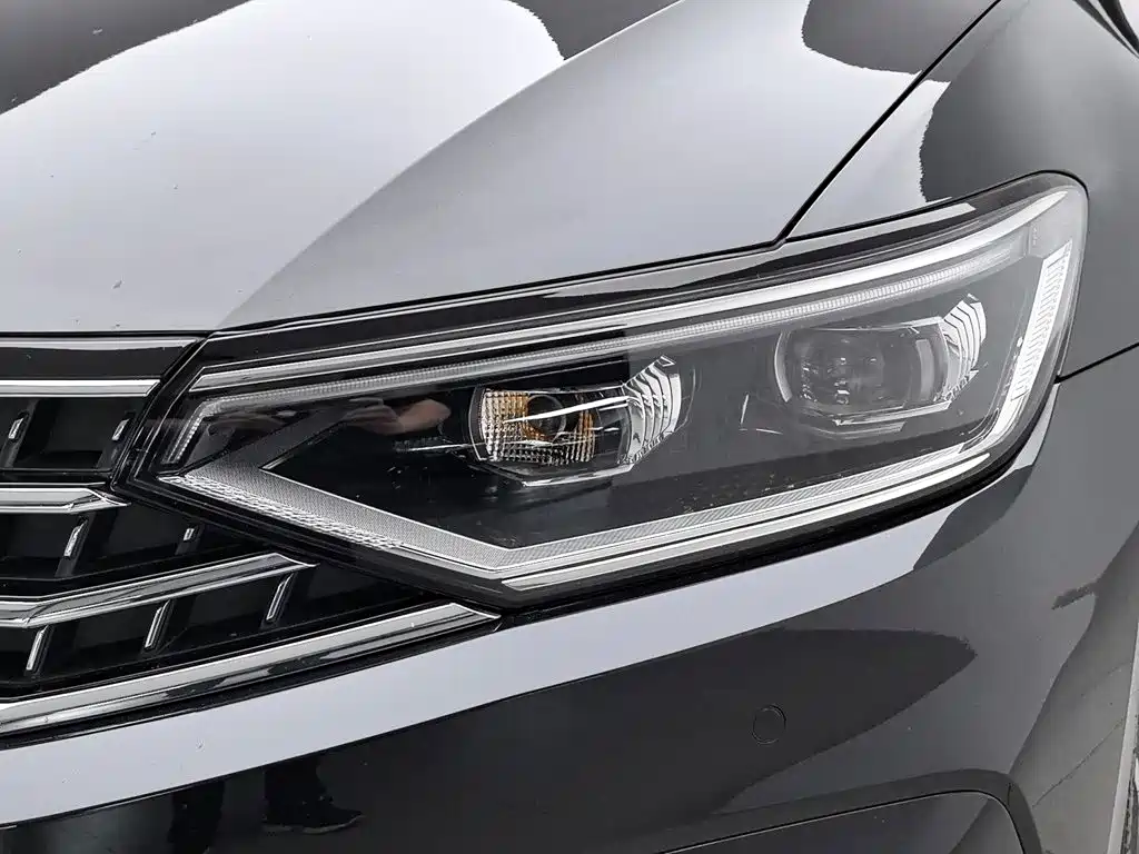 Magotan 2023 2 million commemorative edition 330TSI DSG leading model купить на сайте DeffCars