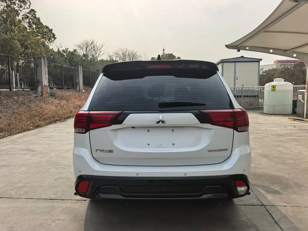 Outlander 2021 2.4L four-wheel drive solar version 5 seats купить на сайте DeffCars