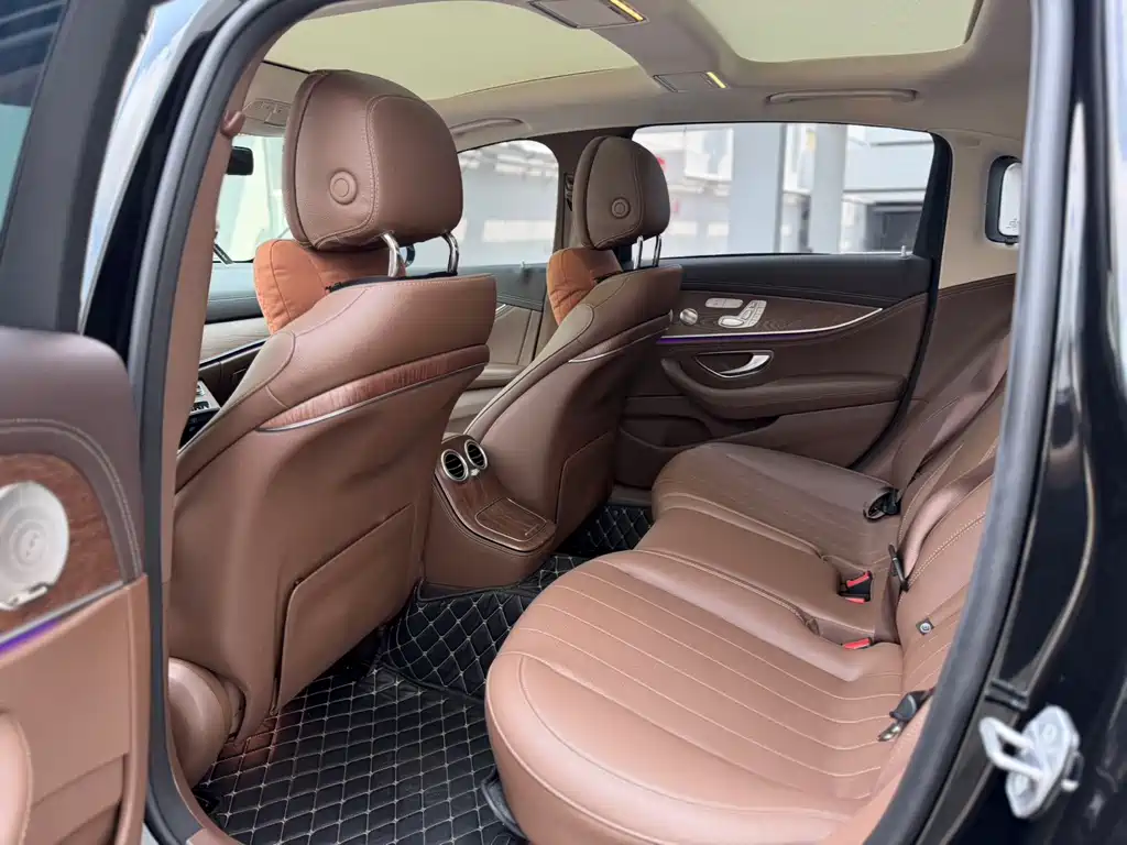 Mercedes-Benz E-Class 2023 E 300 L Luxury Model купить на сайте DeffCars
