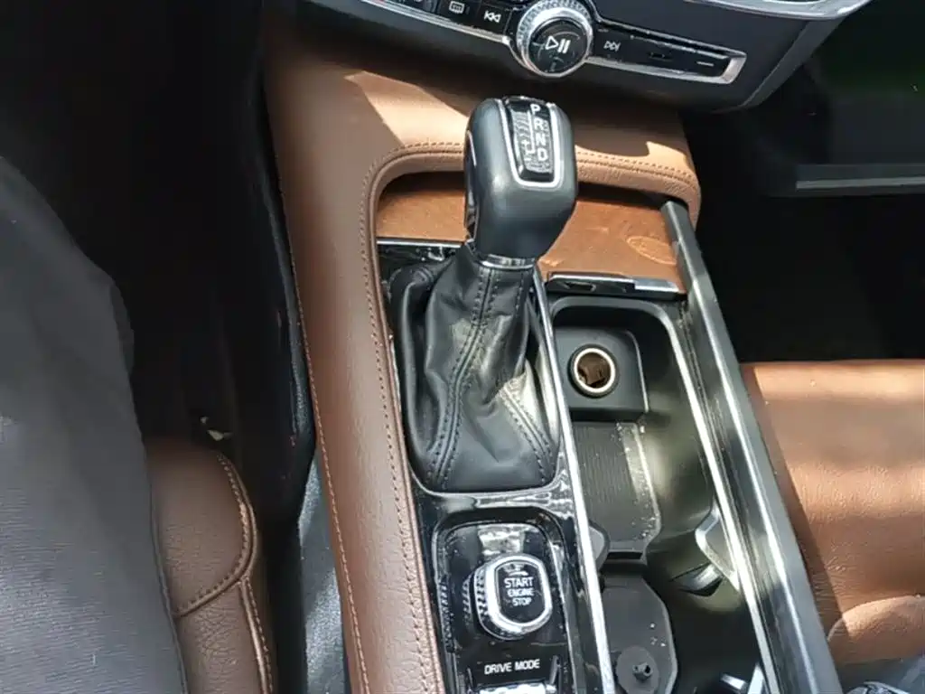 Volvo S90 2020 T5 Zhiyi Luxury Edition купить на сайте DeffCars