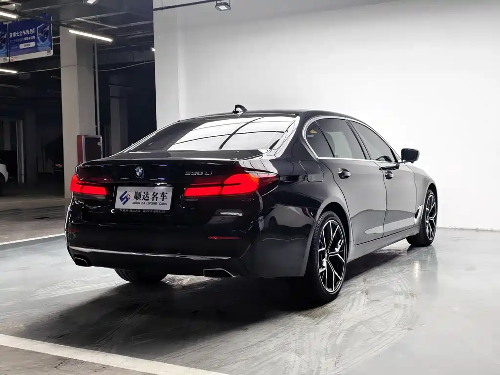 BMW 5 Series 2022 530Li Leading Luxury Package купить на сайте DeffCars