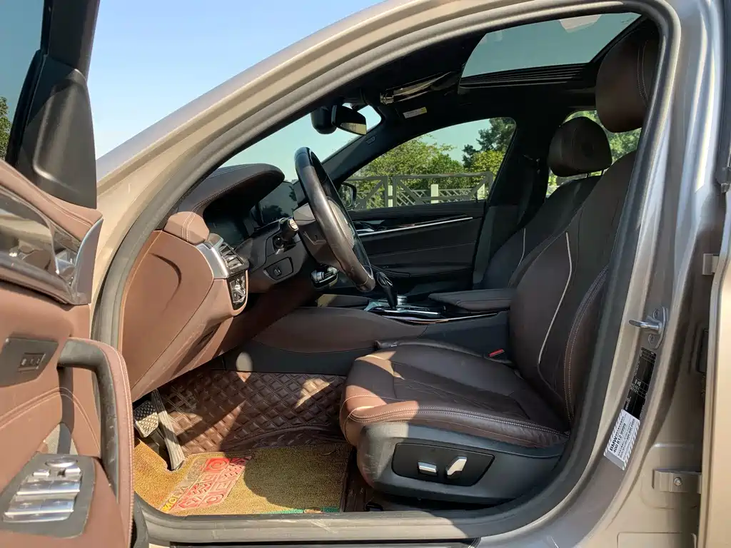 BMW 5 Series 2021 525Li Luxury Package купить на сайте DeffCars