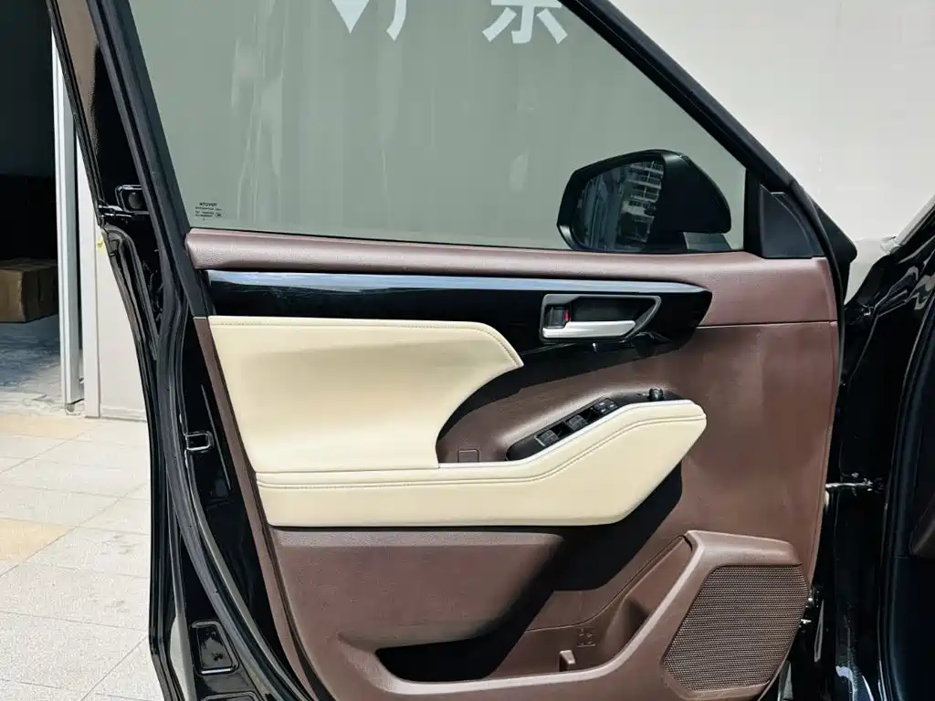 Highlander 2022 Dual Engine 2.5L Two-wheel drive Premium Edition 7 seats купить на сайте DeffCars