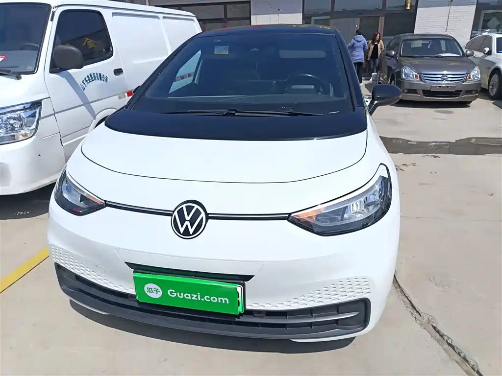 Volkswagen ID.3 2025 Smart Model Outstanding Edition купить на сайте DeffCars
