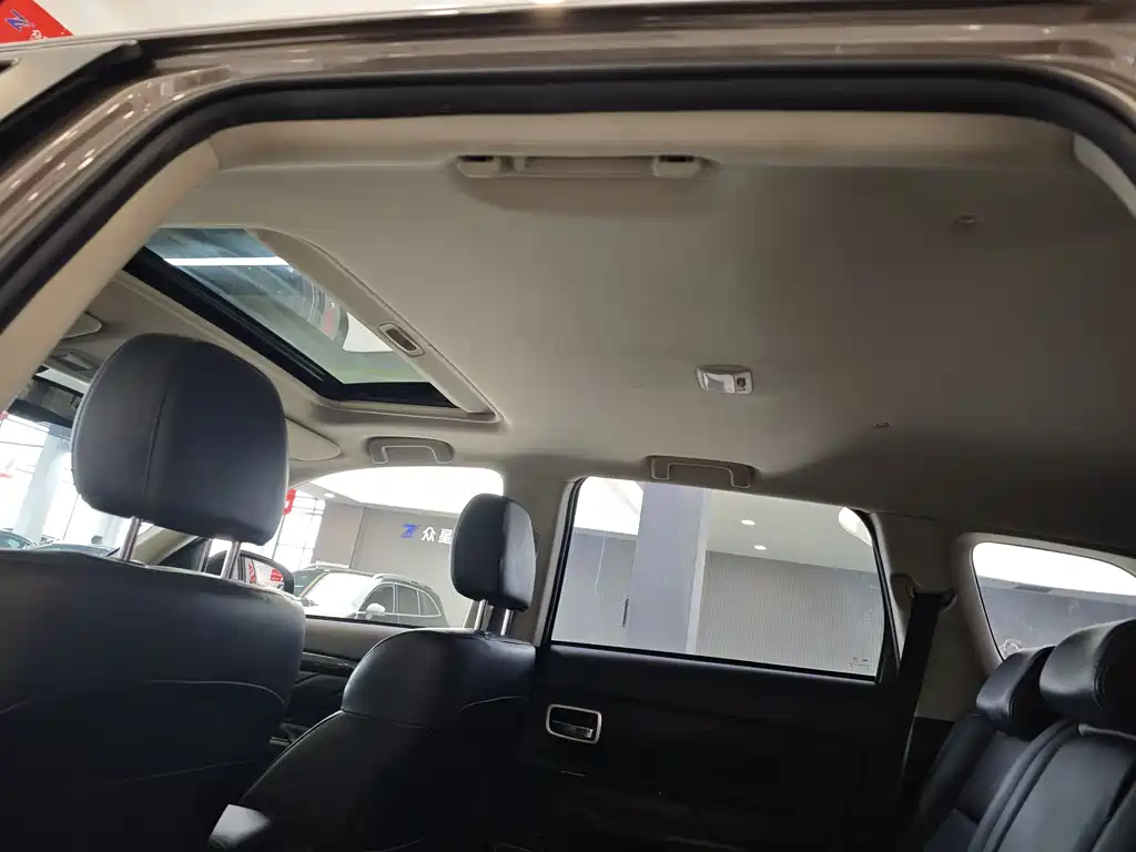 Outlander 2019 2.0L 2WD Enjoy Edition, 5 seats, National VI купить на сайте DeffCars