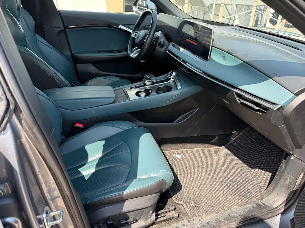 MG7 2023 2.0T automatic Trophy+ engine version купить на сайте DeffCars