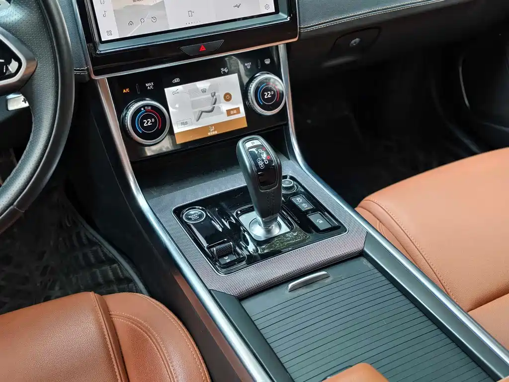 Jaguar XEL 2023 2.0T 250PS R-DYNAMIC S Advanced Sports Edition купить на сайте DeffCars