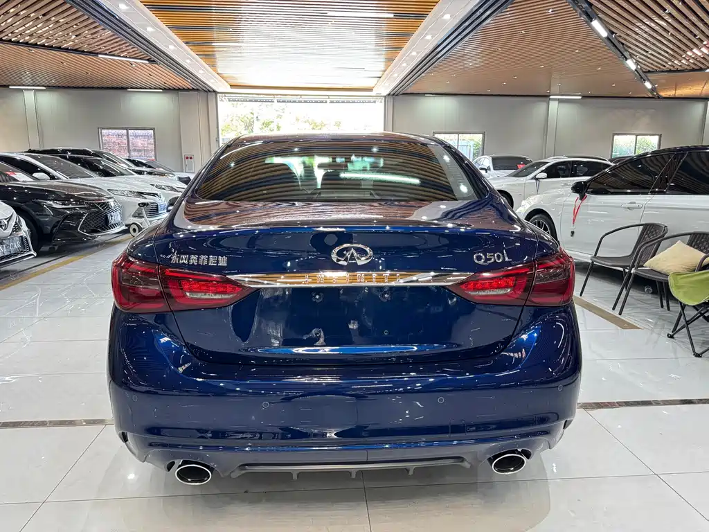 Infiniti Q50L 2018 2.0T Premium Edition National VI купить на сайте DeffCars