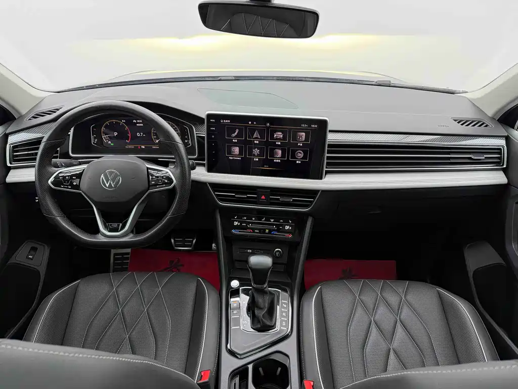 Tiguan L 2022 330TSI automatic two-wheel drive R-Line version купить на сайте DeffCars