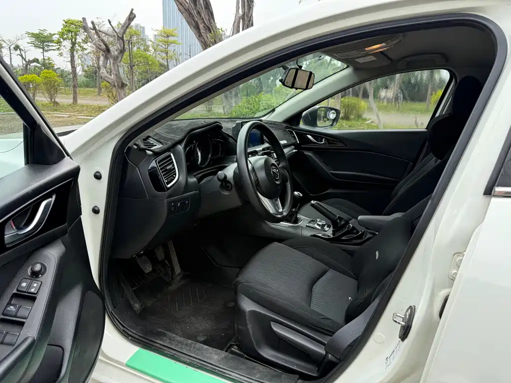 Mazda3 Angkesela 2016 Sedan 1.5L Manual Comfort Type купить на сайте DeffCars