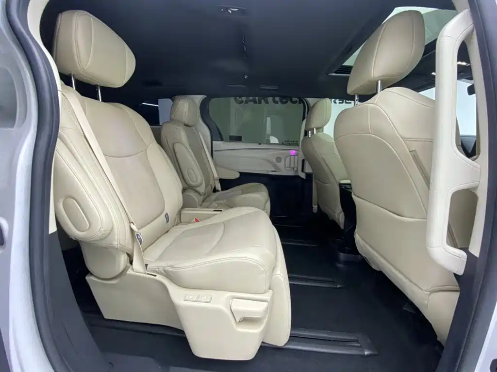 SIENNA 2023 2.5L Hybrid Premium Edition купить на сайте DeffCars