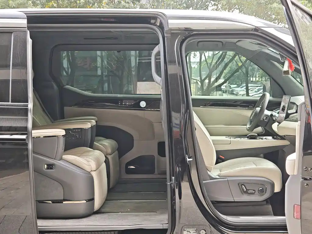 Jikrypton 009 2024 seven-seat aisle version four-wheel drive 108kWh купить на сайте DeffCars