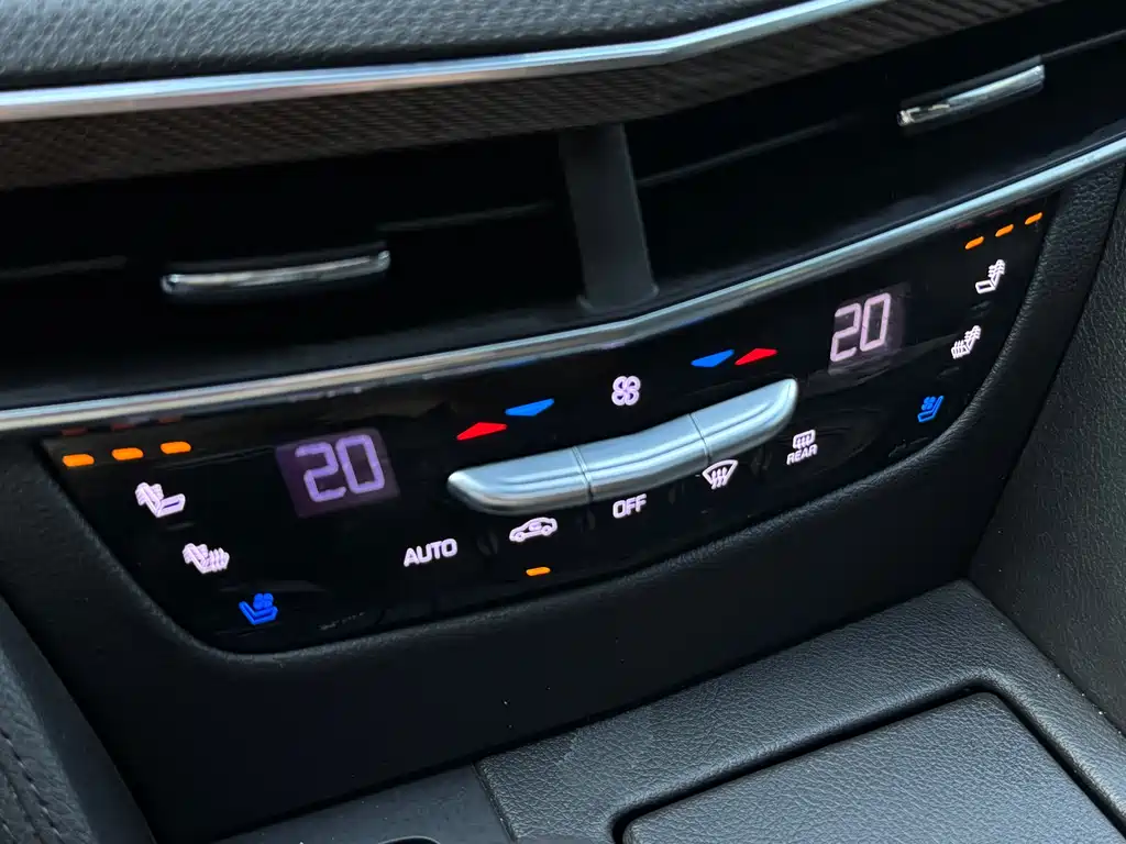Cadillac CT6 2019 28T luxury model купить на сайте DeffCars