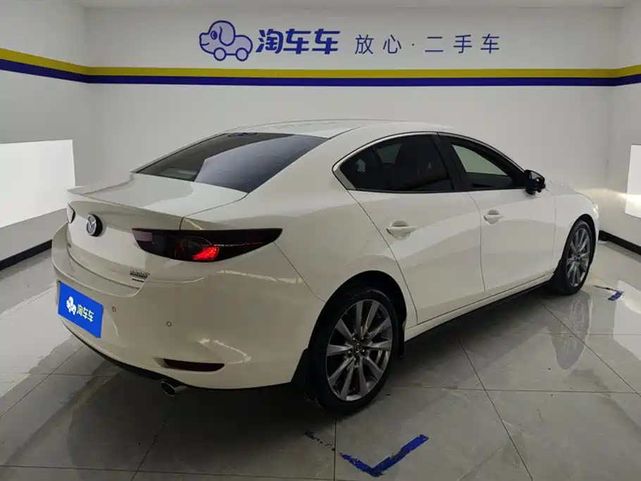 Mazda3 Angkesela 2021 2.0L Automatic Premium Edition купить на сайте DeffCars