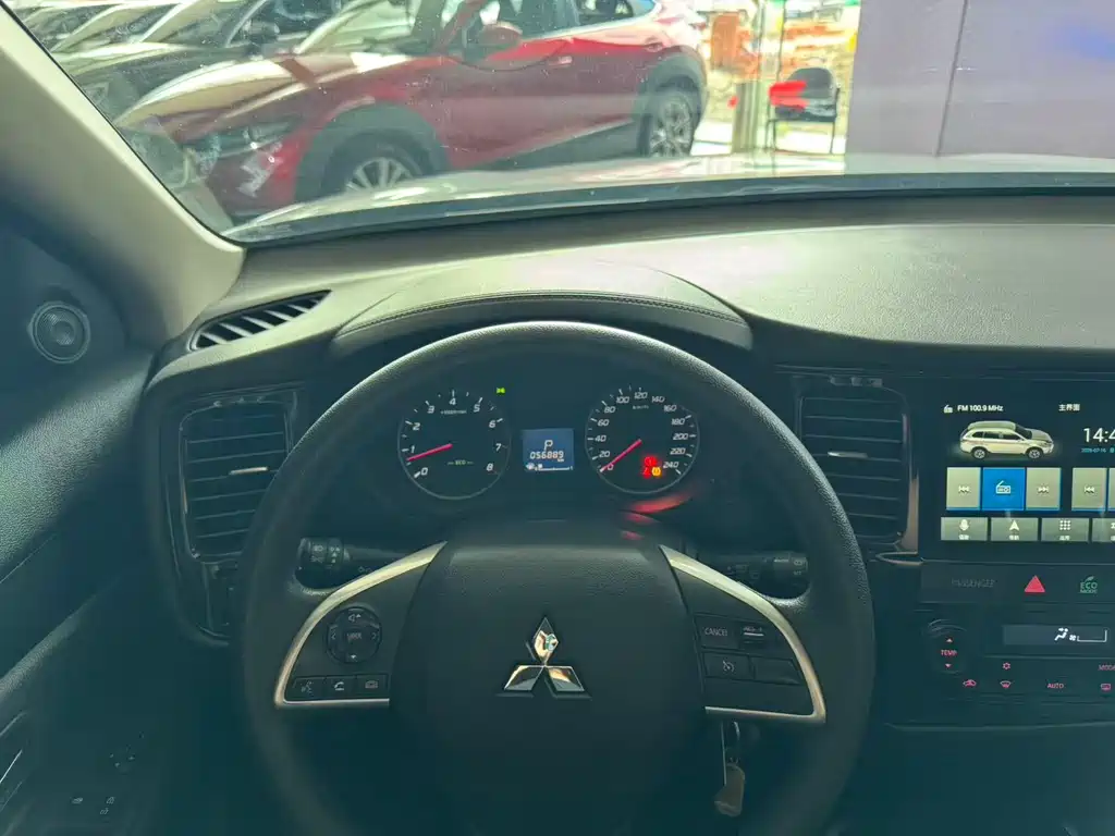 Outlander 2021 2.0L 2WD 5-seater купить на сайте DeffCars