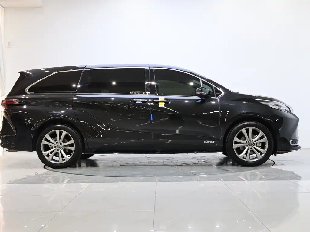 SIENNA 2023 2.5L Hybrid Premium Edition купить на сайте DeffCars